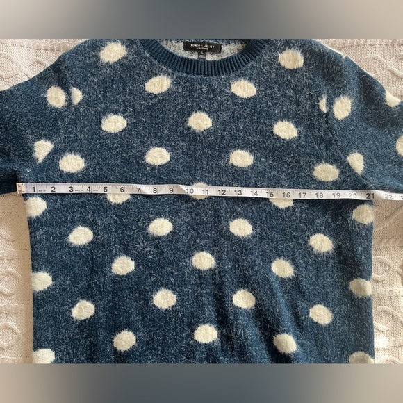 SALE! Romeo + Juliet Fuzzy Blue & White Polka Dot Sweater Women’s Size Large - Picture 13 of 13